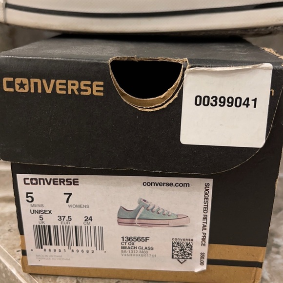 Converse - Picture 1 of 3